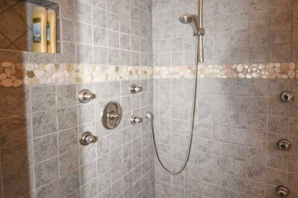 Photo of Bathroom in Higden