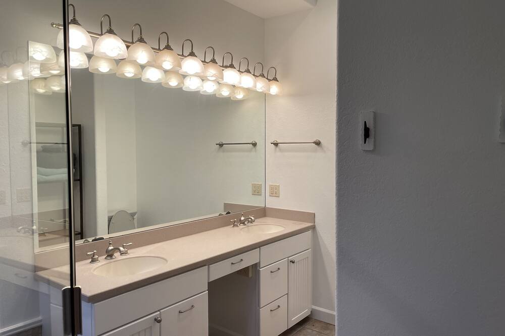 Photo of Bathroom in Higden