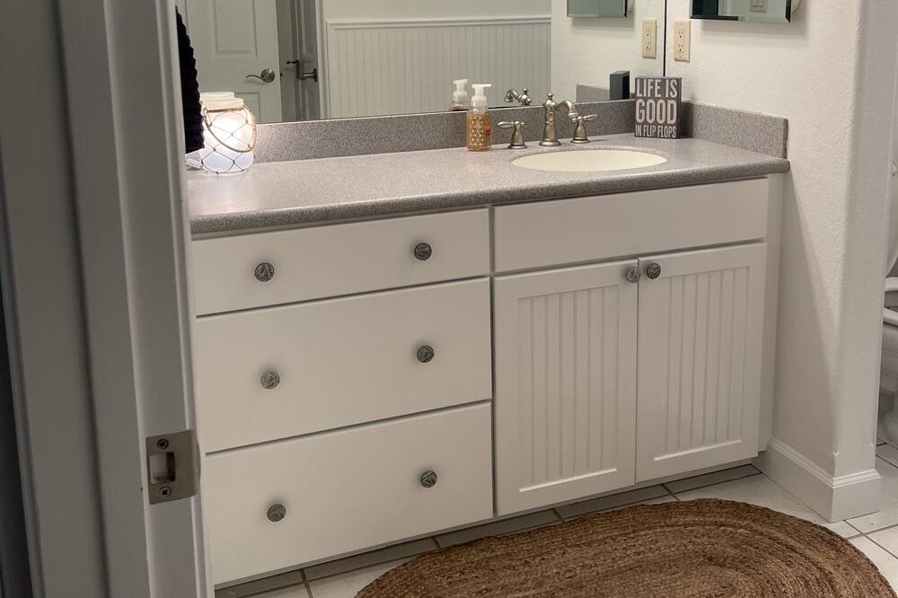 Photo of Bathroom in Higden