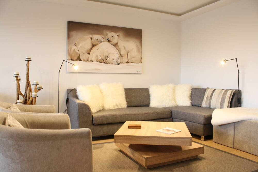Photo of Livingroom in Lens