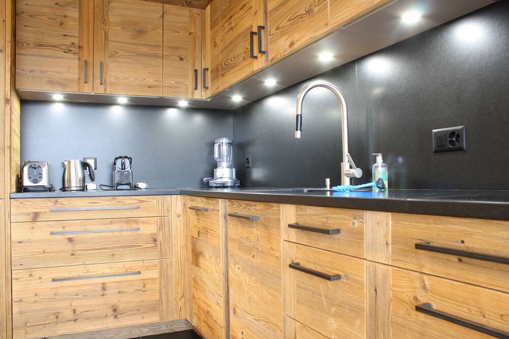 Photo of Kitchen in Lens