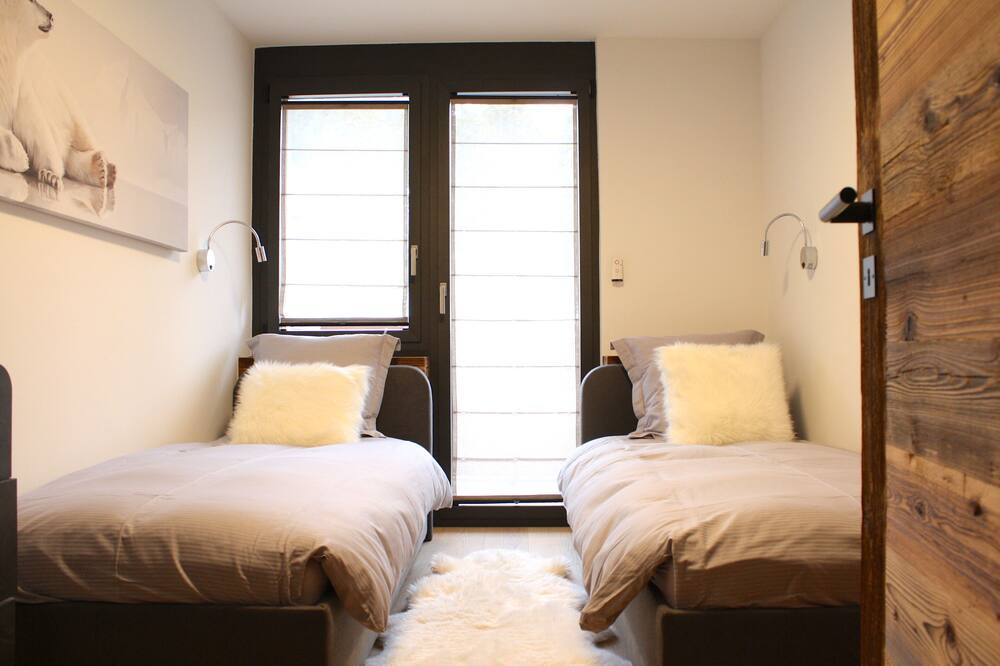Photo of Bedroom in Lens