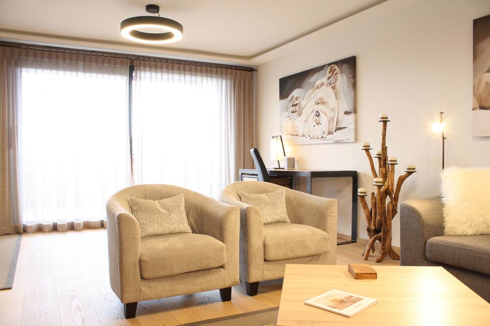Photo of Livingroom in Lens
