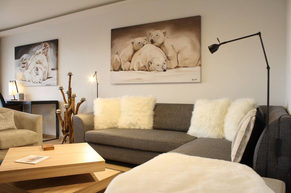 Photo of Livingroom in Lens