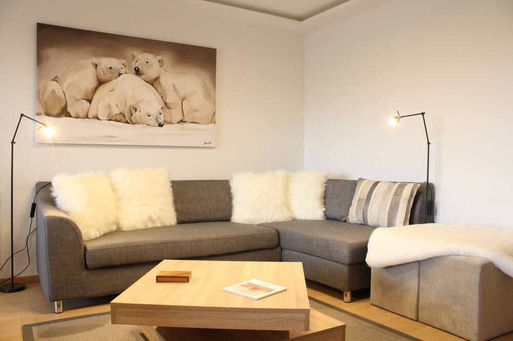 Photo of Livingroom in Lens