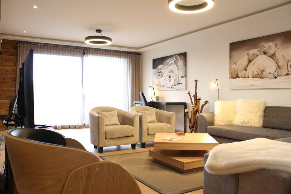 Photo of Livingroom in Lens
