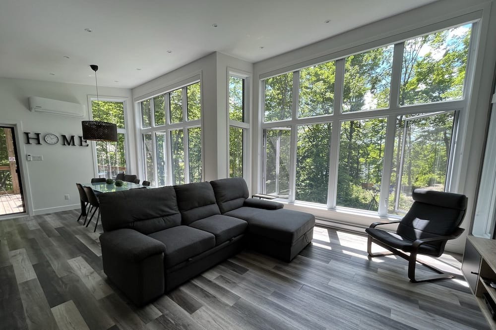 Photo of Livingroom in Shawinigan