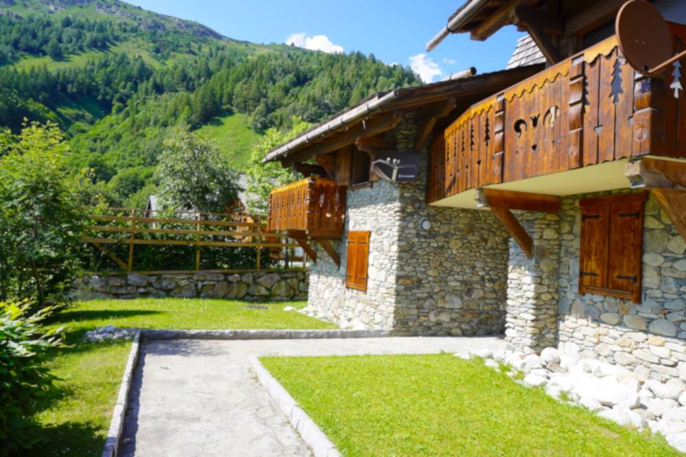 Photo of Outdoor in Le Tour