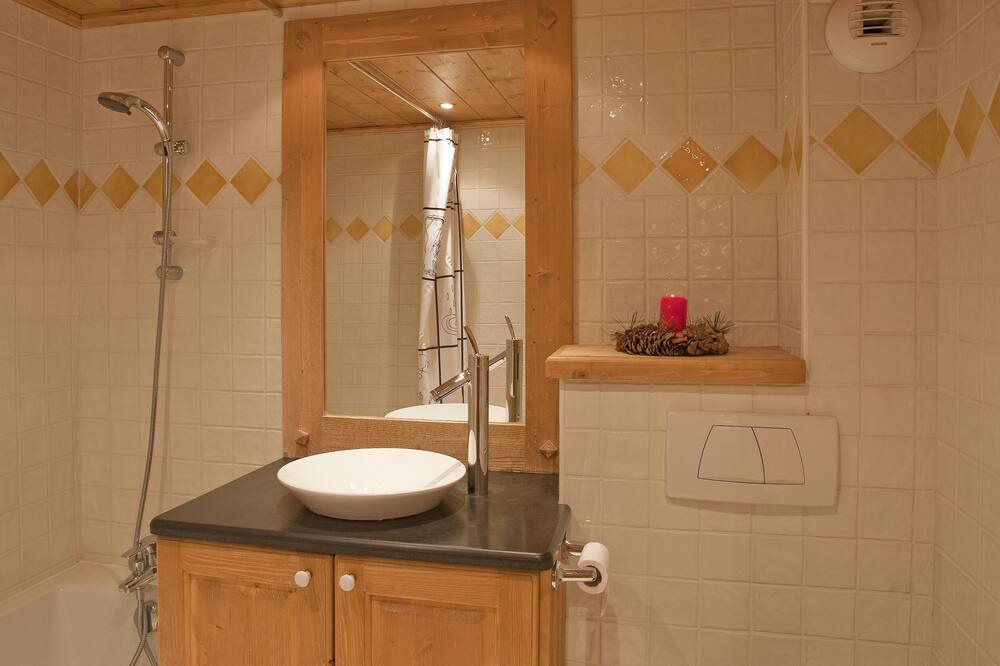 Photo of Bathroom in Le Tour
