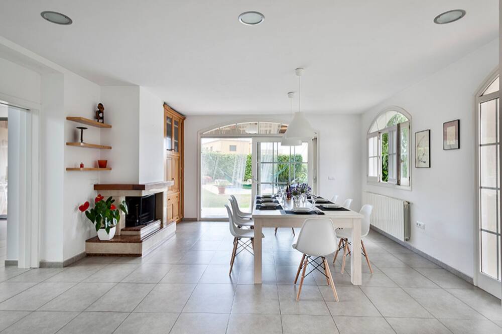 Photo of Livingroom in Garriguella