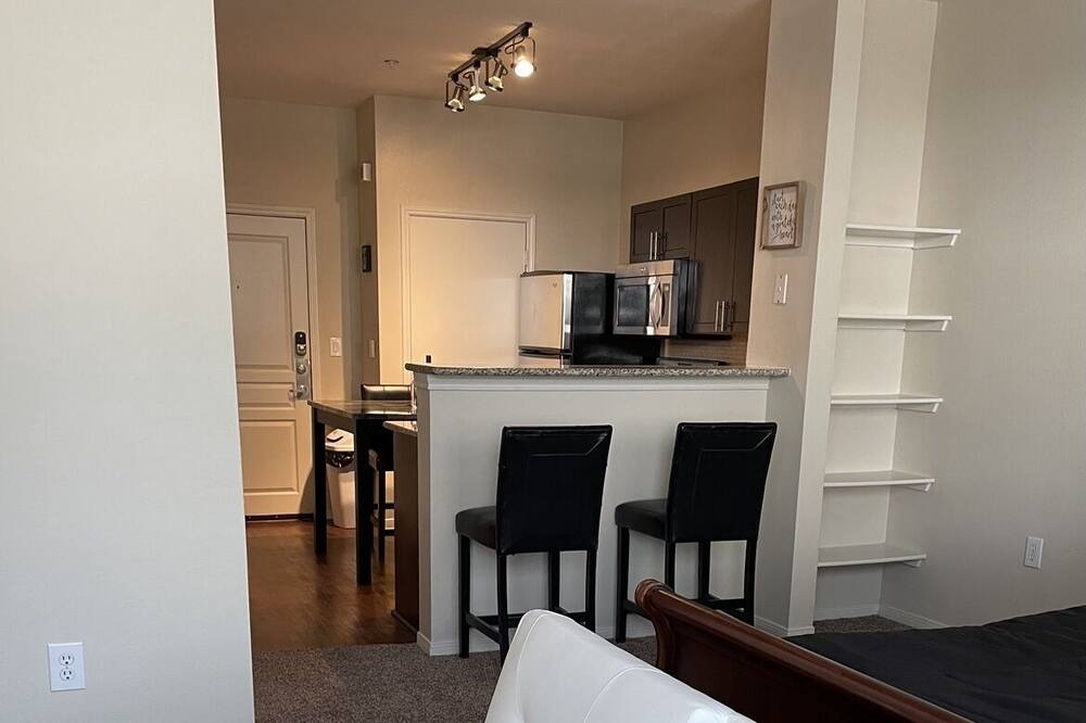 Photo of Livingroom in Midtown