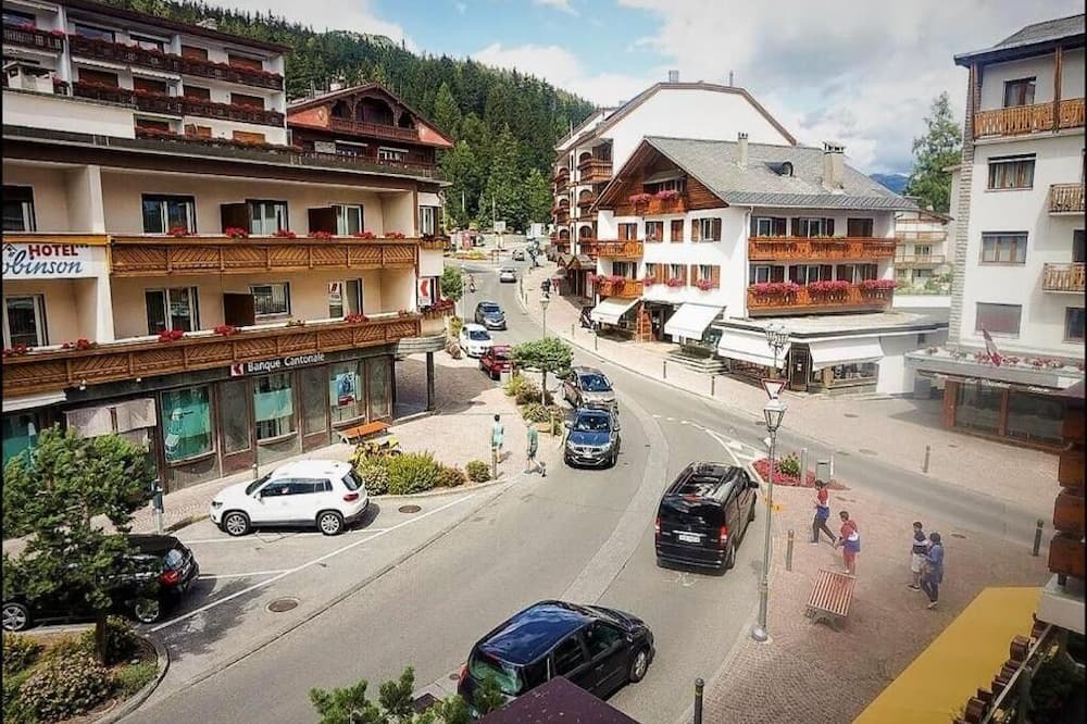 Photo of Others in Noes