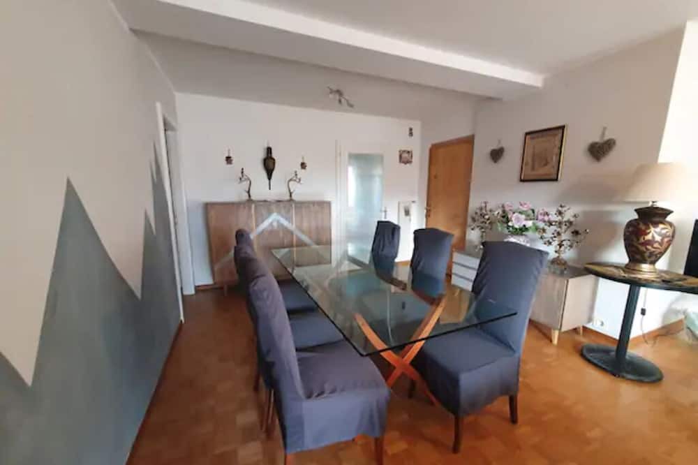 Photo of Others in Noes