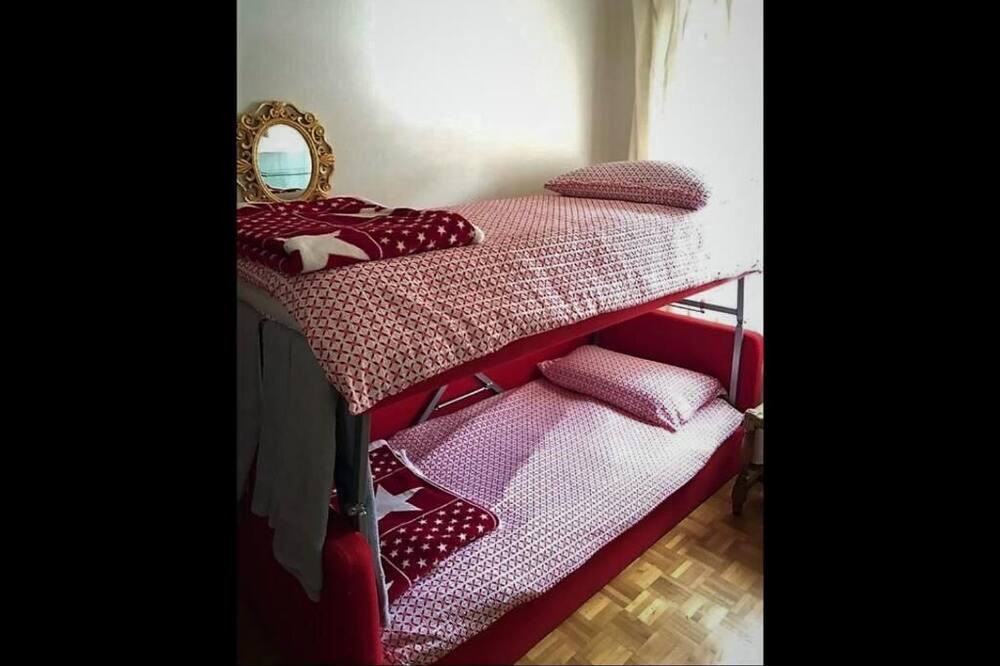 Photo of Bedroom in Noes