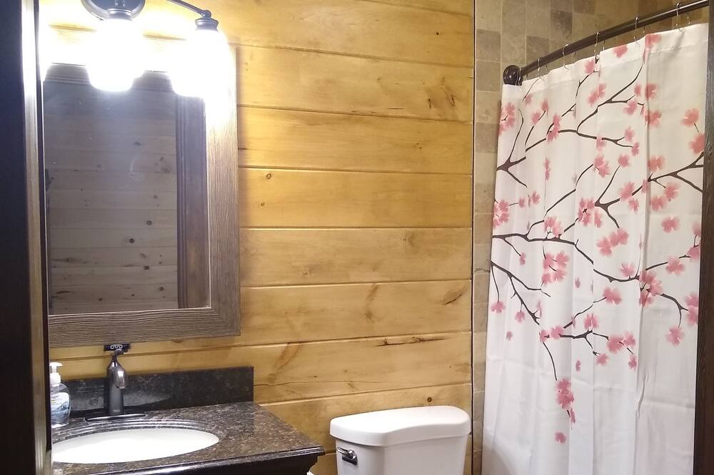 Photo of Bathroom in Ellsinore