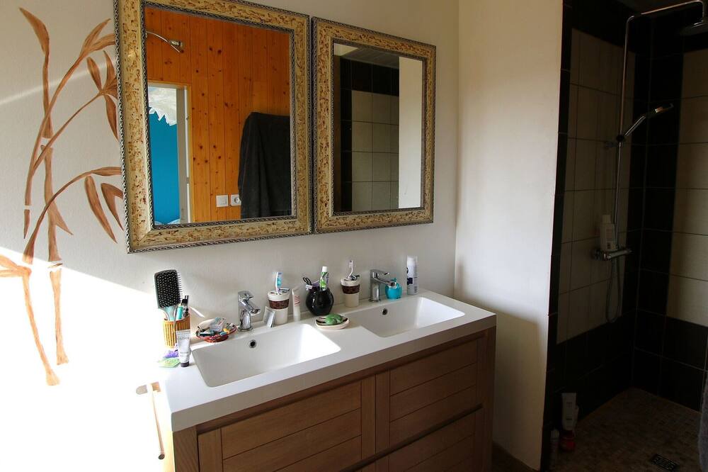 Photo of Bathroom in Tharon-Plage