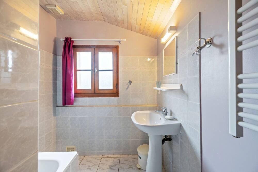 Photo of Bathroom in Loubejac