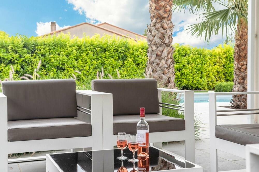 Photo of Patio Balcony in Saint-Genies-de-Fontedit