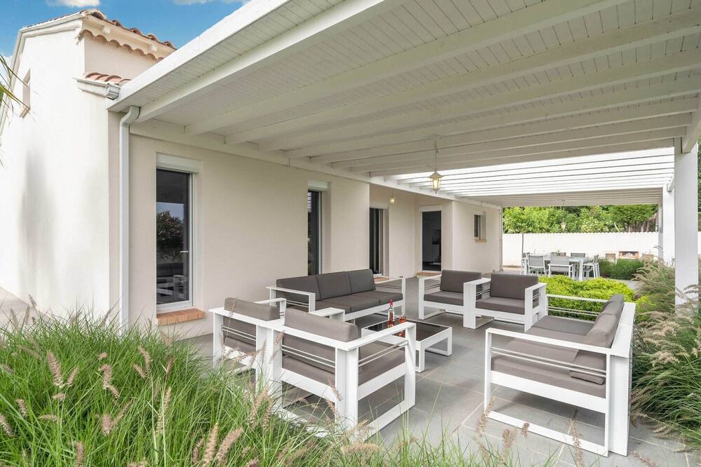 Photo of Patio Balcony in Saint-Genies-de-Fontedit
