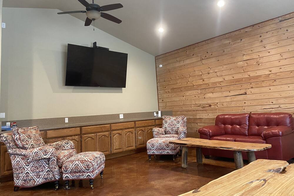 Photo of Livingroom in Quinlan