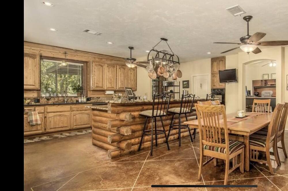 Photo of Kitchen in Quinlan