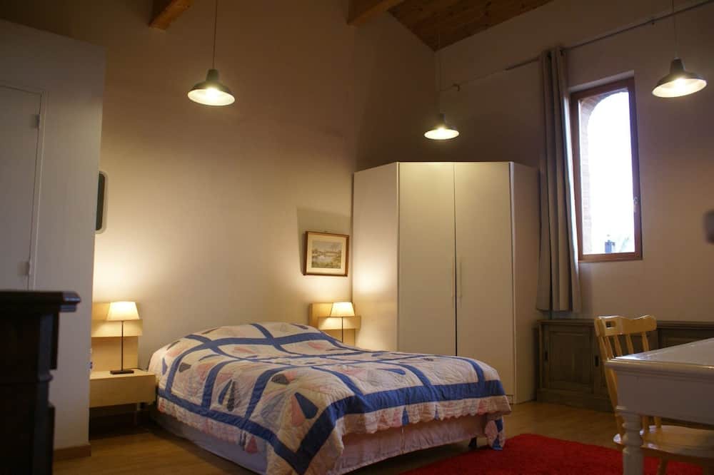Photo of Bedroom in Villenouvelle