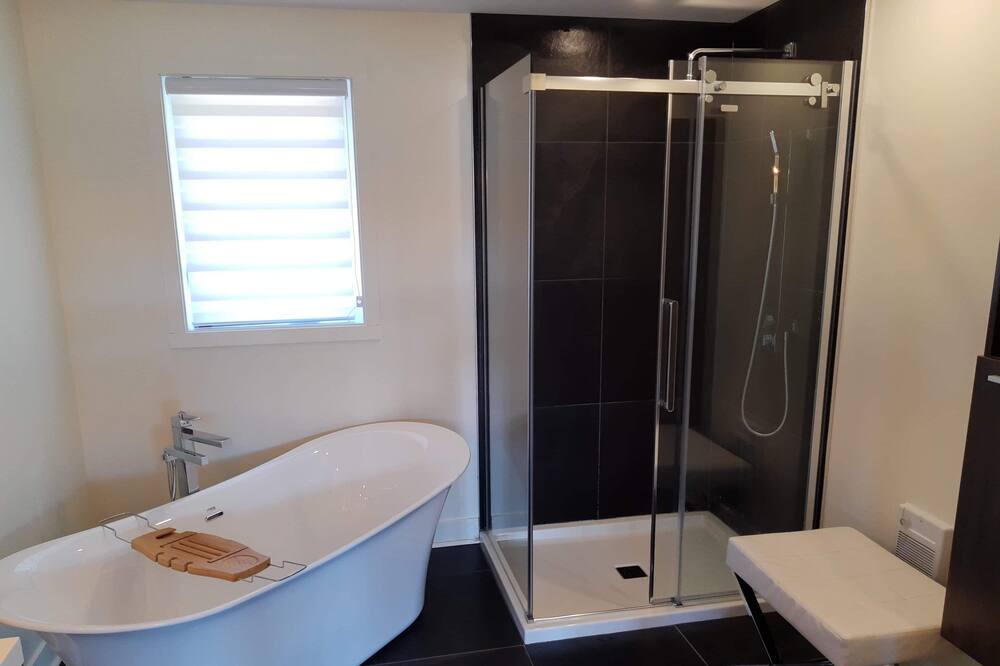 Photo of Bathroom in Georgeville