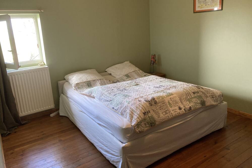 Photo of Bedroom in Leojac