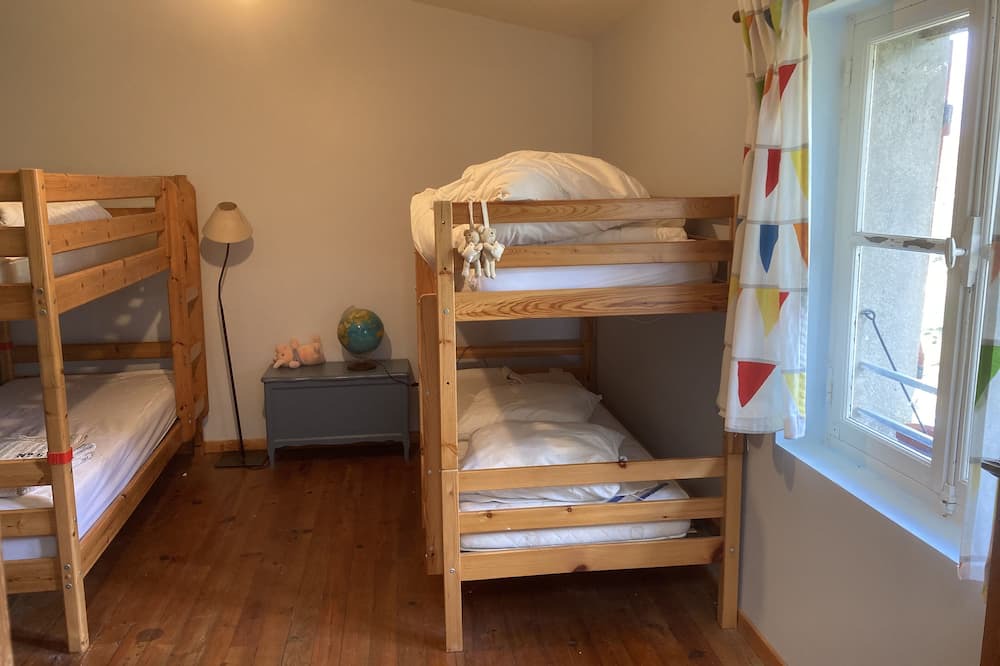 Photo of Bedroom in Leojac