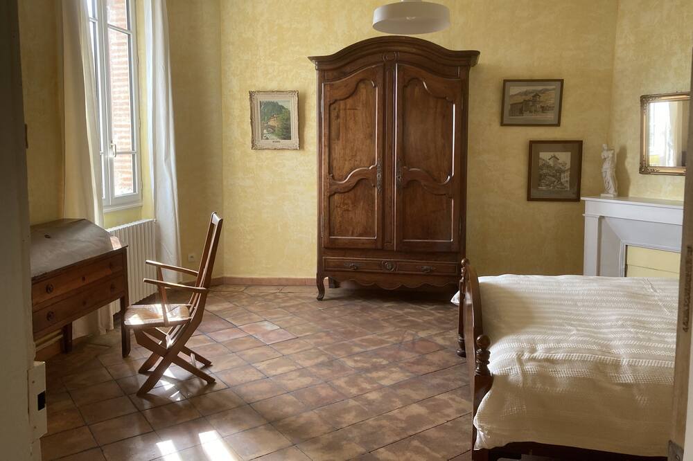Photo of Bedroom in Leojac