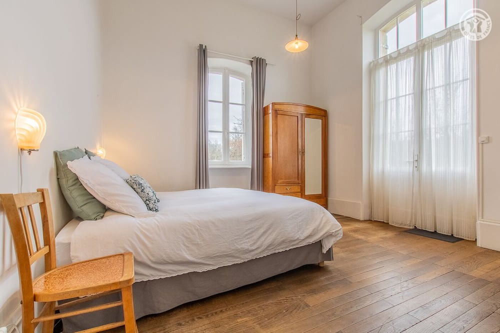 Photo of Bedroom in Saint-Gengoux-le-National