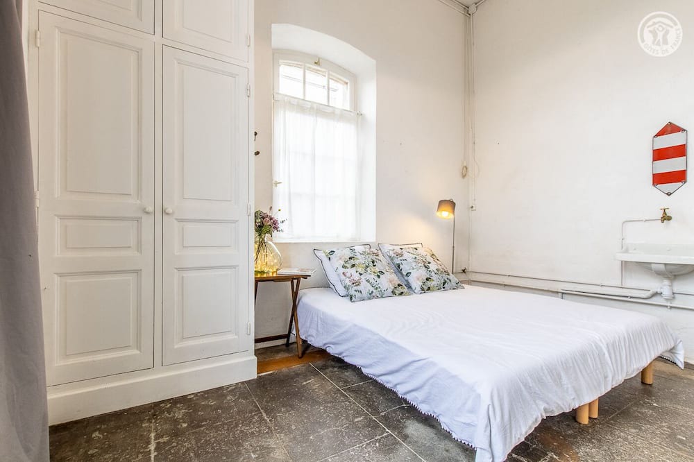 Photo of Bedroom in Saint-Gengoux-le-National