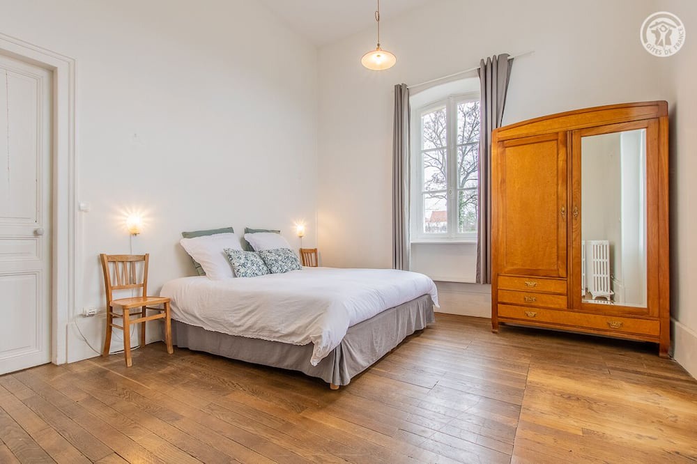 Photo of Bedroom in Saint-Gengoux-le-National