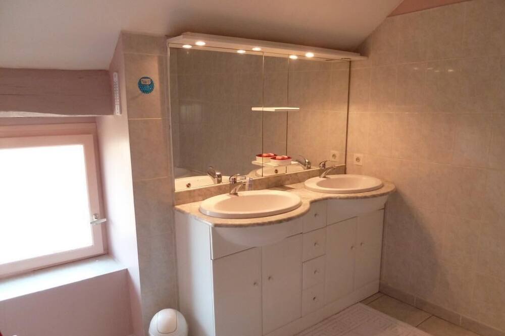 Photo of Bathroom in Baron