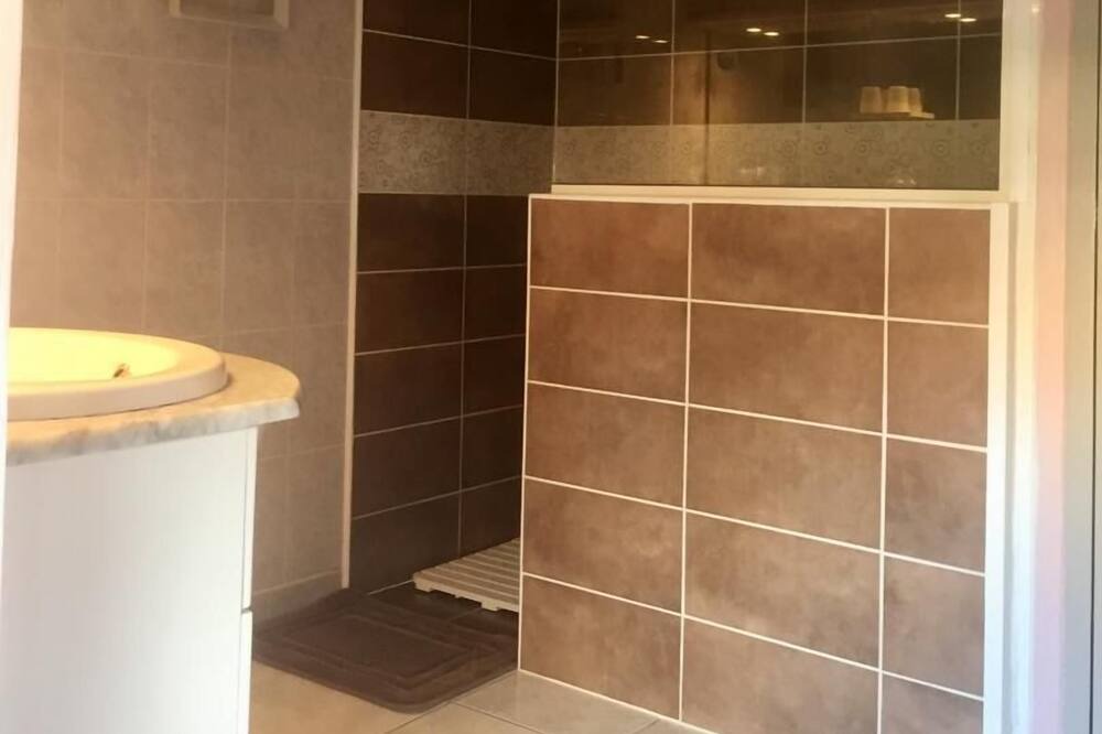 Photo of Bathroom in Baron