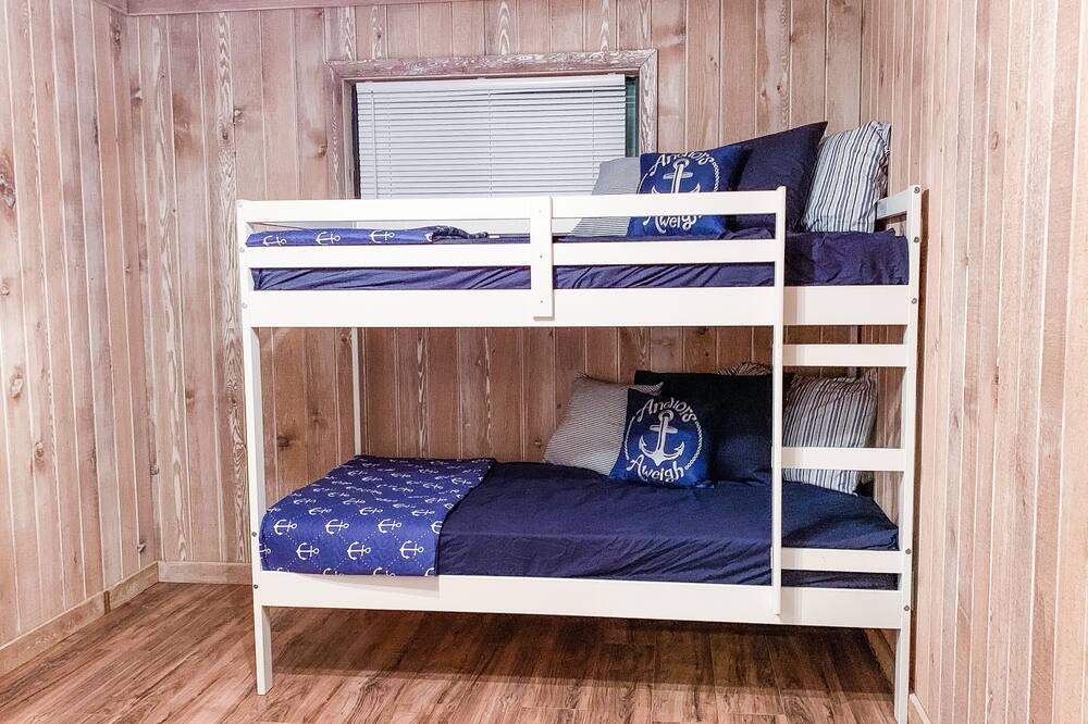 Photo of Bedroom in Cedar Lane