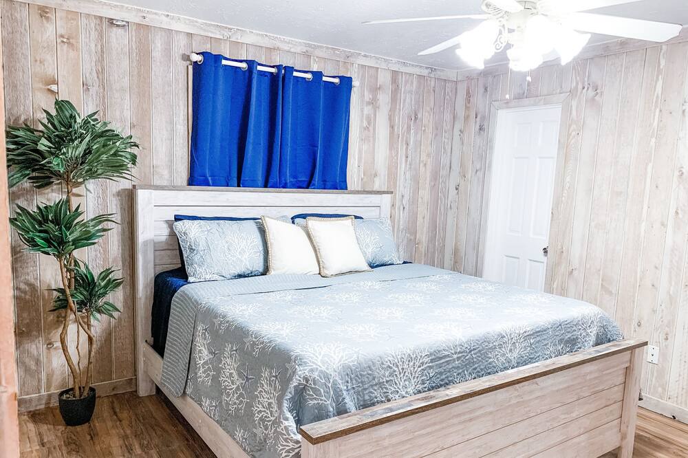 Photo of Bedroom in Cedar Lane