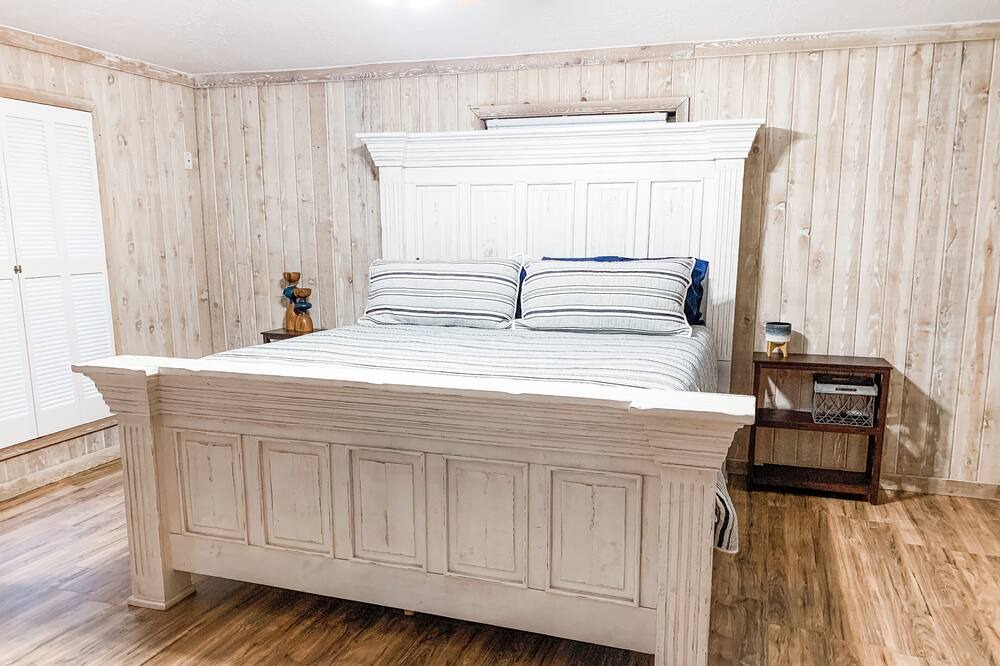 Photo of Bedroom in Cedar Lane