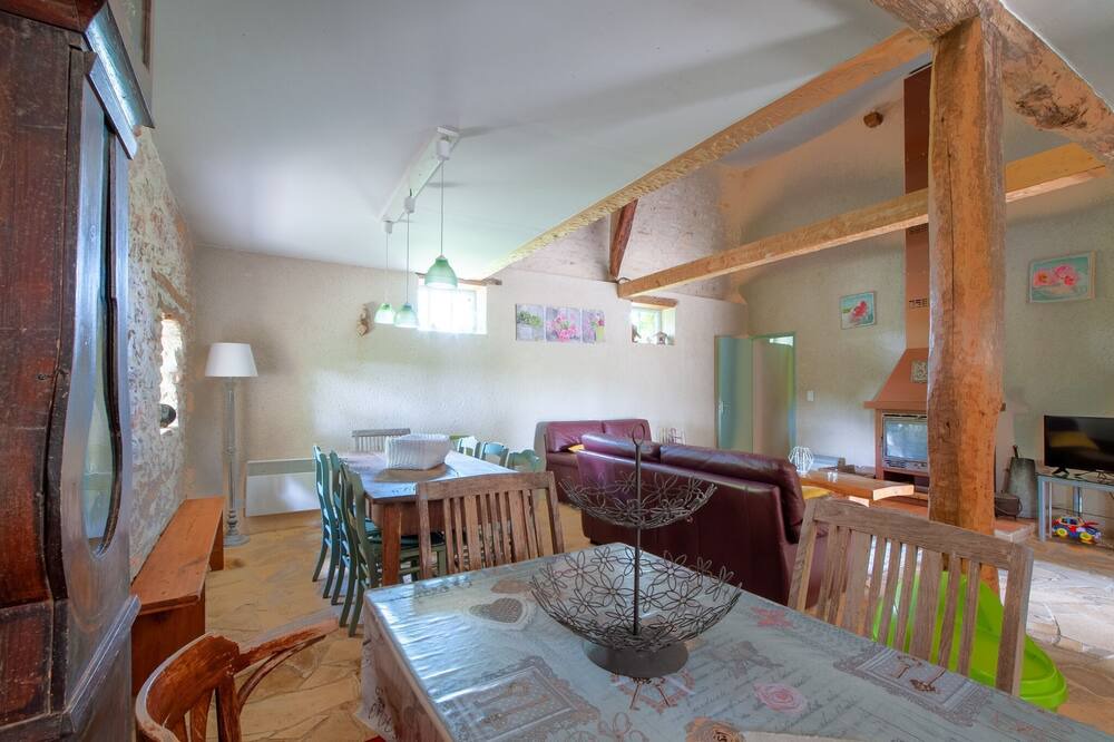 Photo of Livingroom in Degagnac
