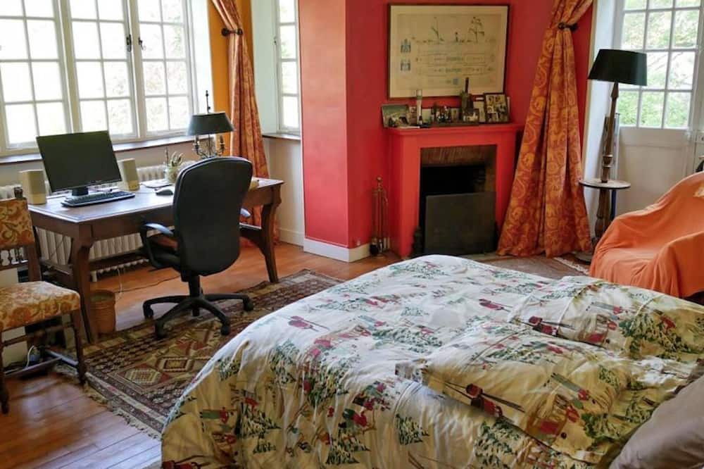 Photo of Bedroom in Saint-Aubin-sur-Scie