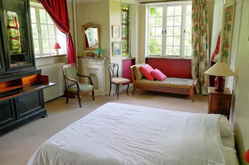 Photo of Bedroom in Saint-Aubin-sur-Scie