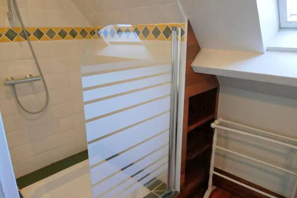 Photo of Bathroom in Saint-Aubin-sur-Scie