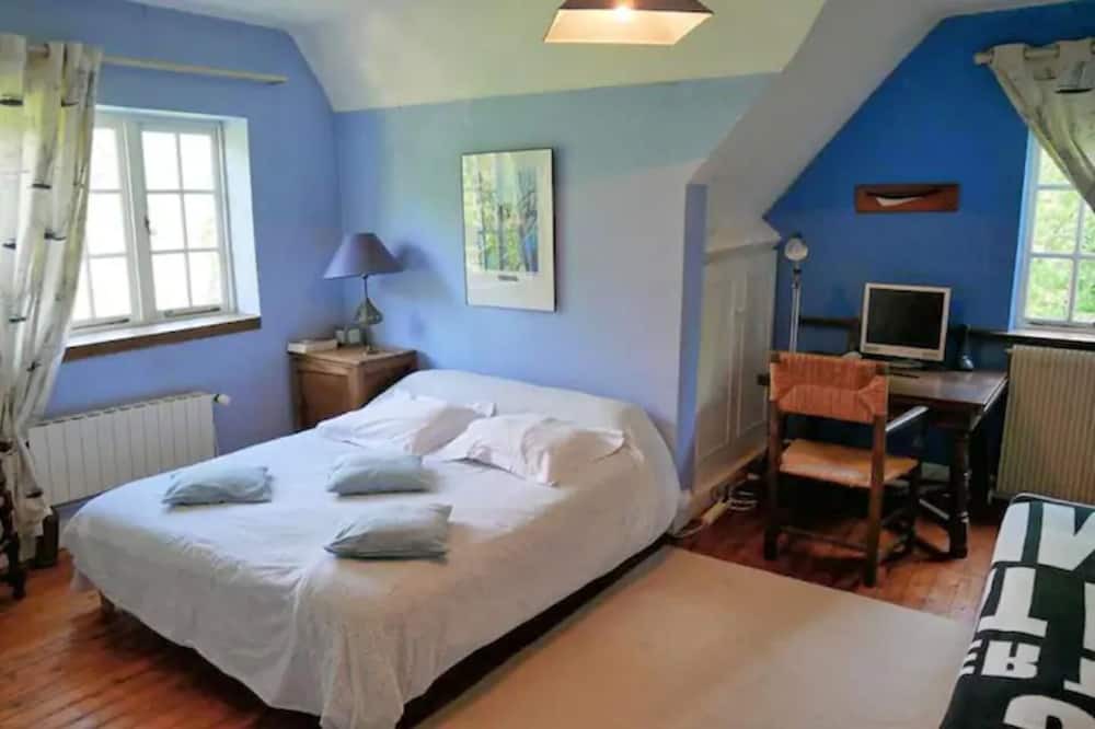 Photo of Bedroom in Saint-Aubin-sur-Scie