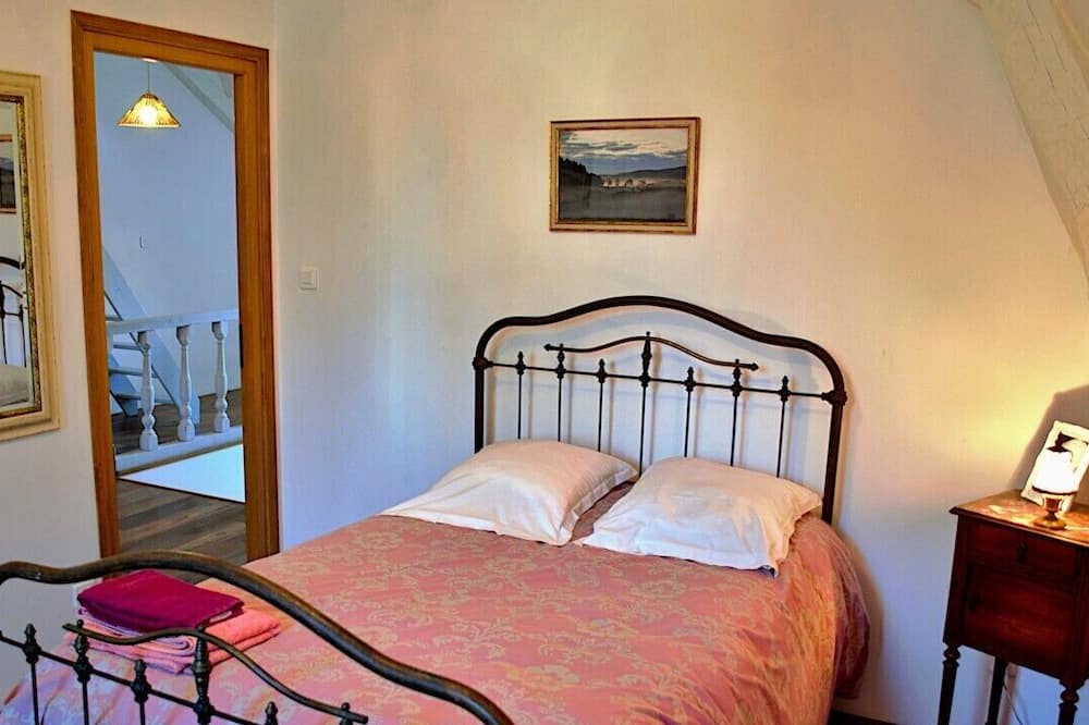 Photo of Bedroom in Lavault-de-Fretoy