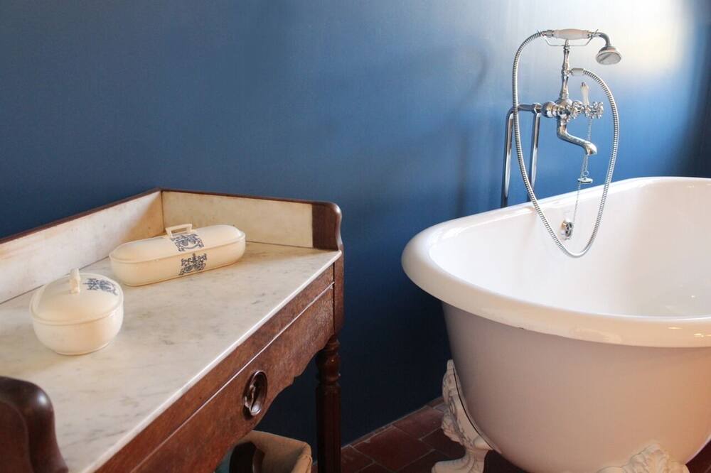 Photo of Bathroom in Lavault-de-Fretoy