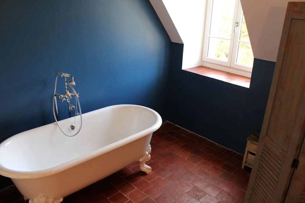 Photo of Bathroom in Lavault-de-Fretoy