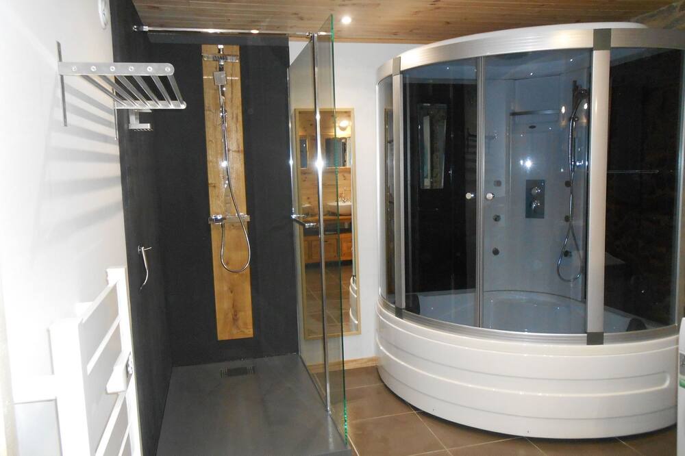 Photo of Bathroom in Ayguatebia-Talau