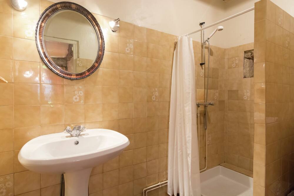 Photo of Bathroom in Montclera