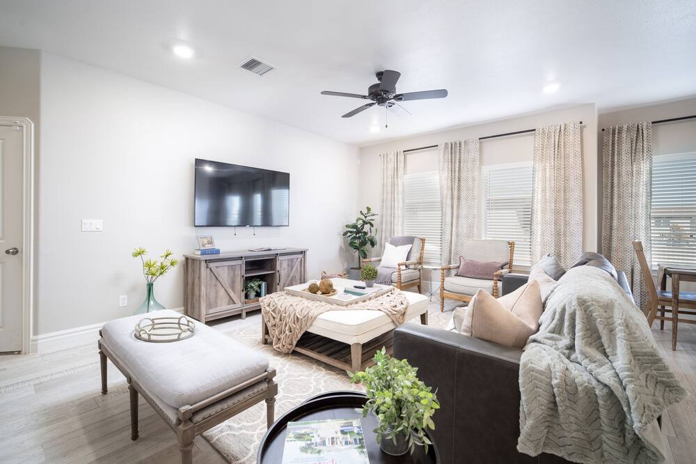 Photo of Livingroom in Socorro