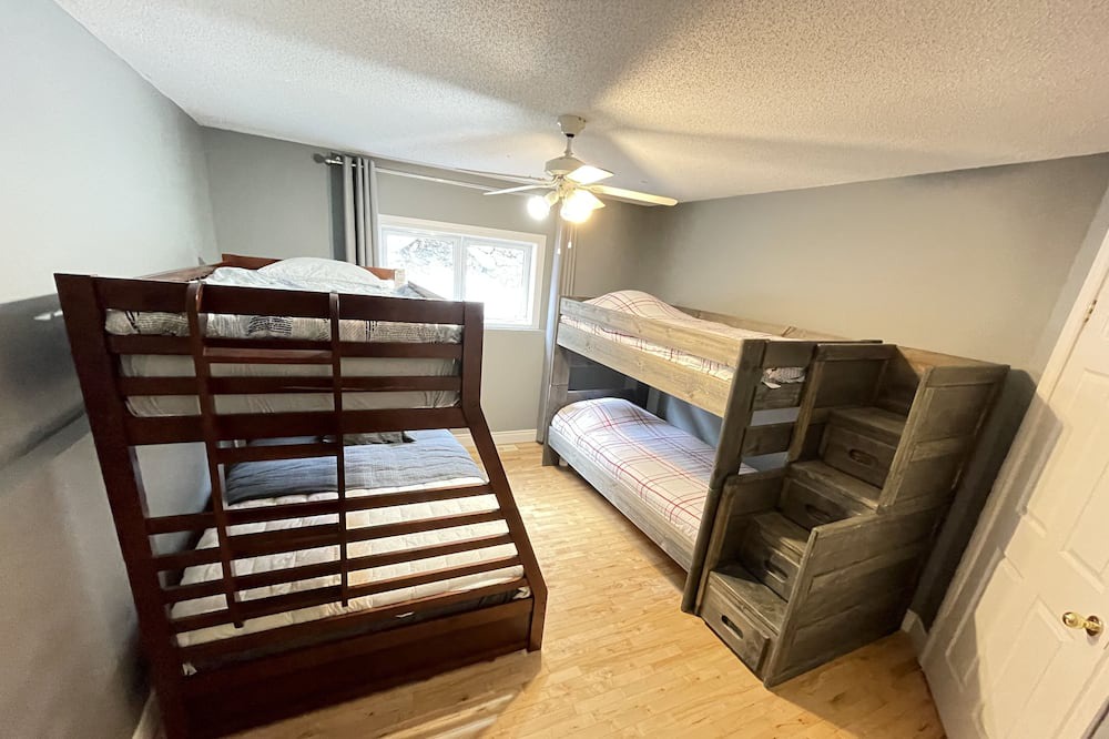 Photo of Bedroom in Val-des-Monts